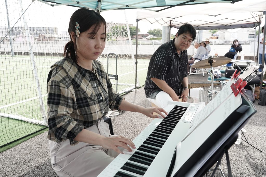 今回の操縦体験会に演奏してくれた「テンポリベロ」の面々
