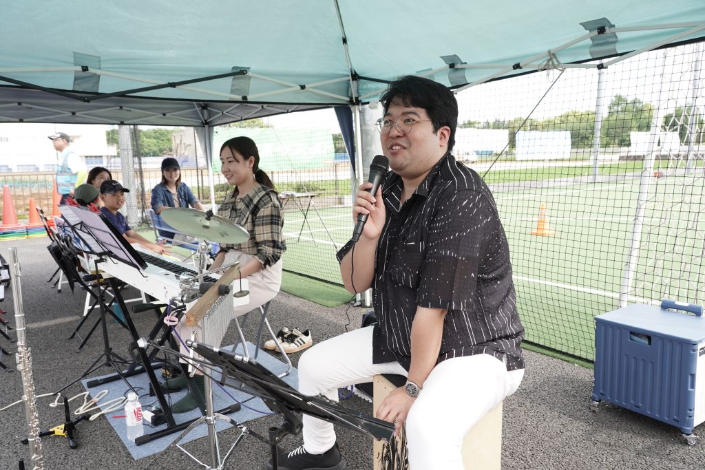 今回の操縦体験会に演奏してくれた「テンポリベロ」の面々